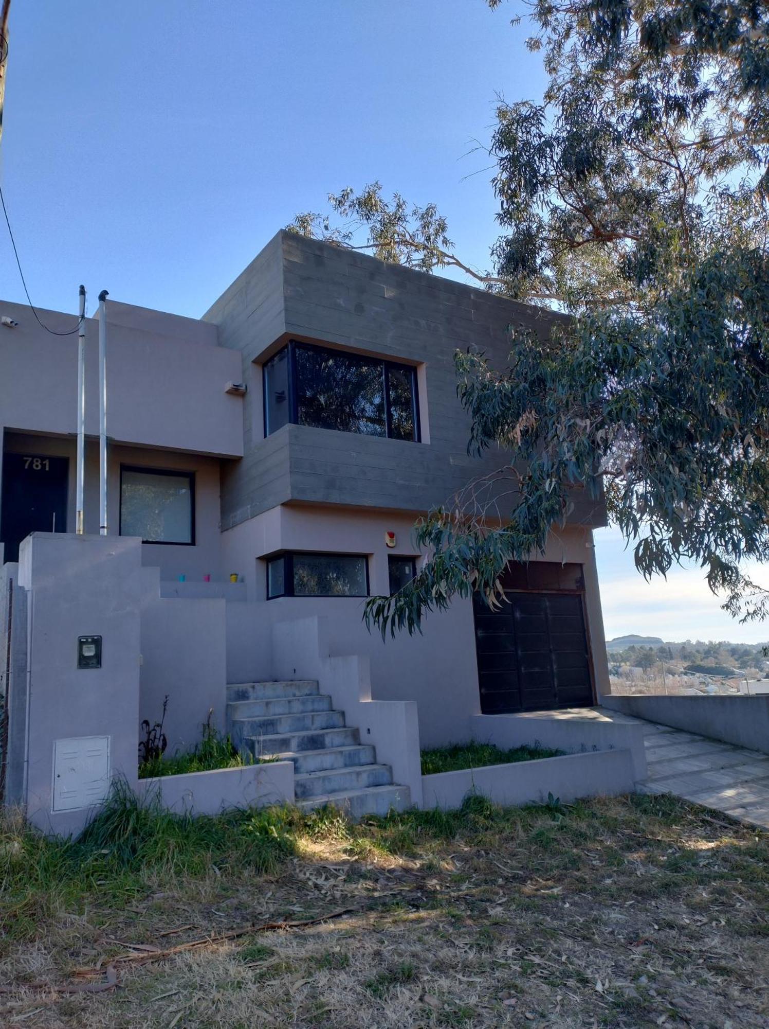 Casa En El Con Increibles Vistas * Tandil